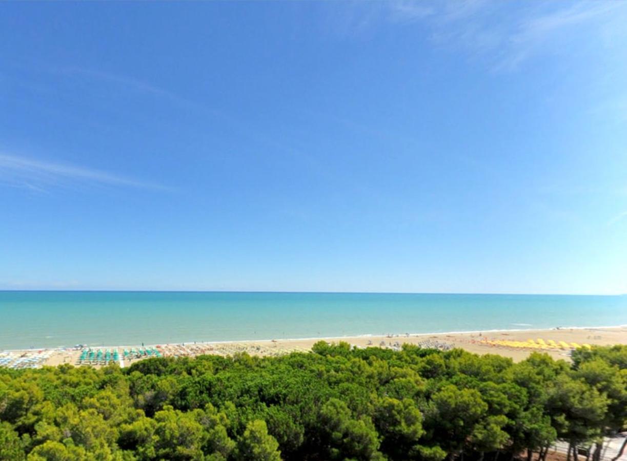 Hotel Doge Alba Adriatica Exterior photo
